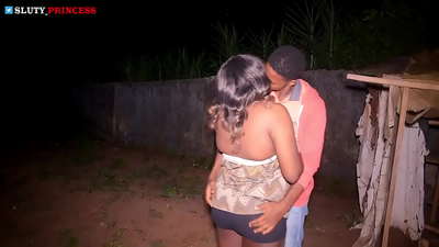 Kaleko amodioa eta sexu beroa klubeko neska potolo batekin