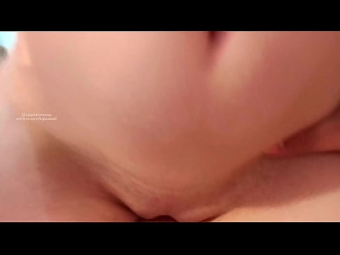 ❤️ Nire ahizparen gelan lo egiten eta horrela esnatu nintzen ❤ Porno gugan ❌️❤